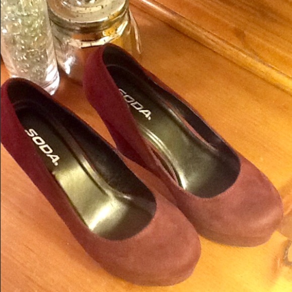 COPY - Burgundy Soda Wedge - Picture 2 of 4